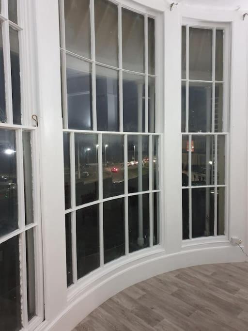 Period Sea View Flat In Hastings Apartment Ngoại thất bức ảnh